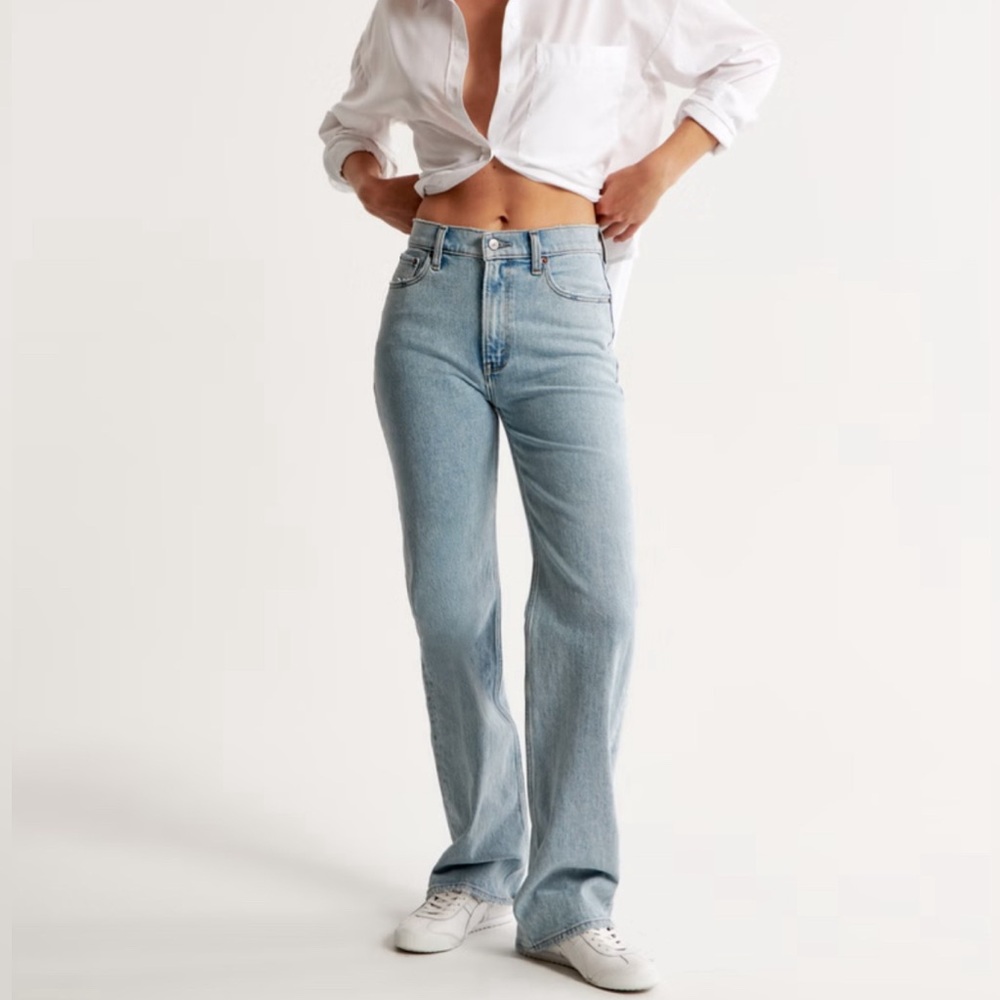 Abercrombie & Fitch High Rise the 90s Relaxed Jean